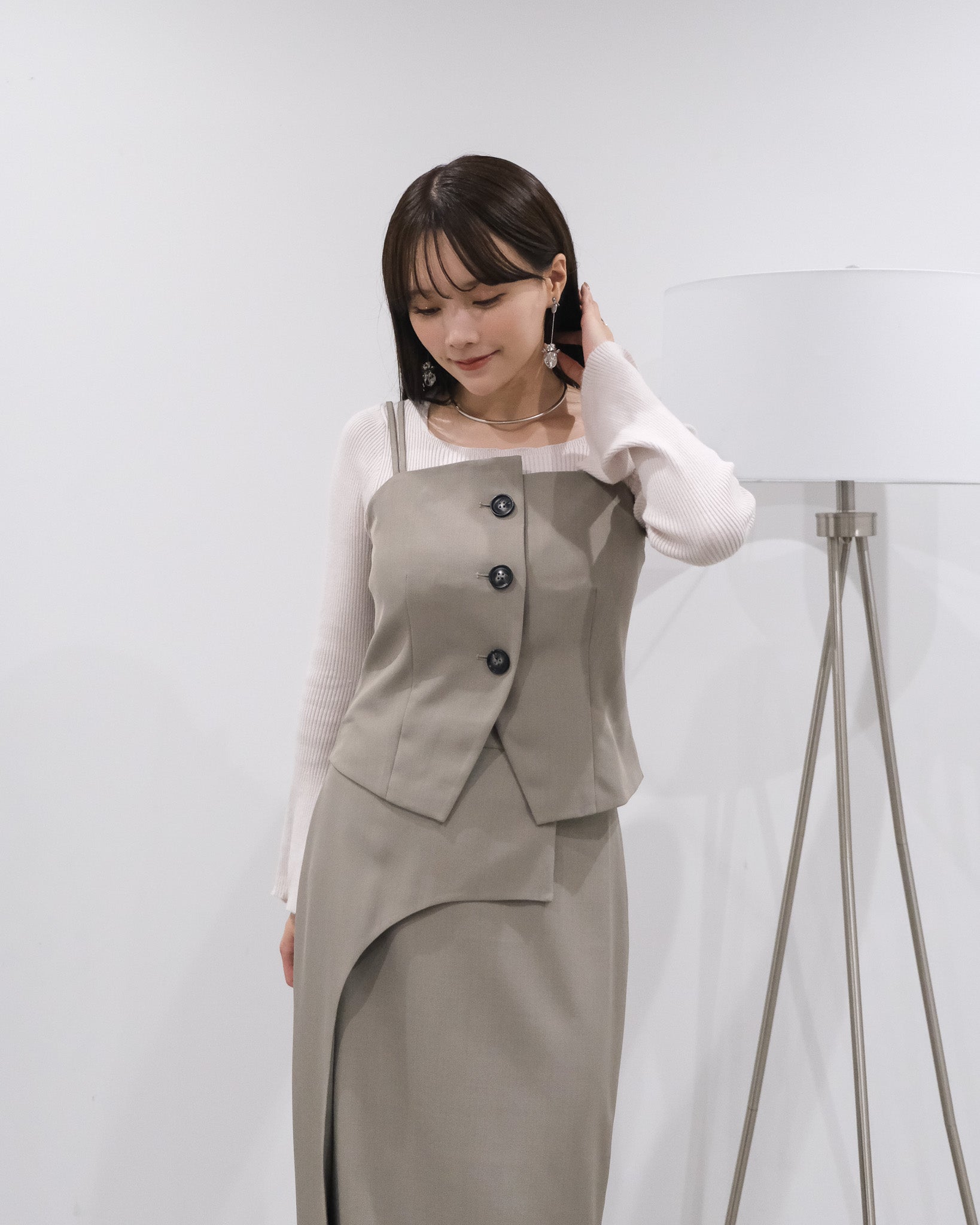 SETボタンビスチェ+タイトスカート